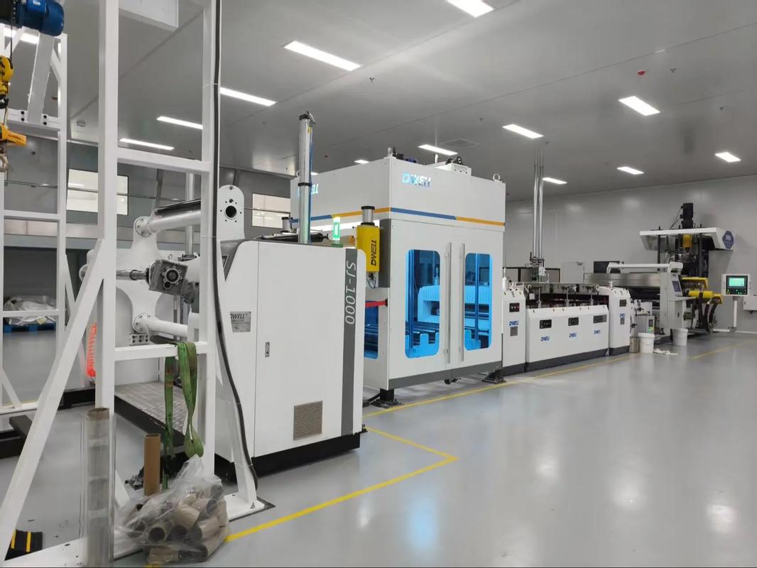 杰偉機(jī)械 熱成型吸塑與擠出生產(chǎn)設(shè)備裝機(jī)現(xiàn)場紀(jì)實(shí)